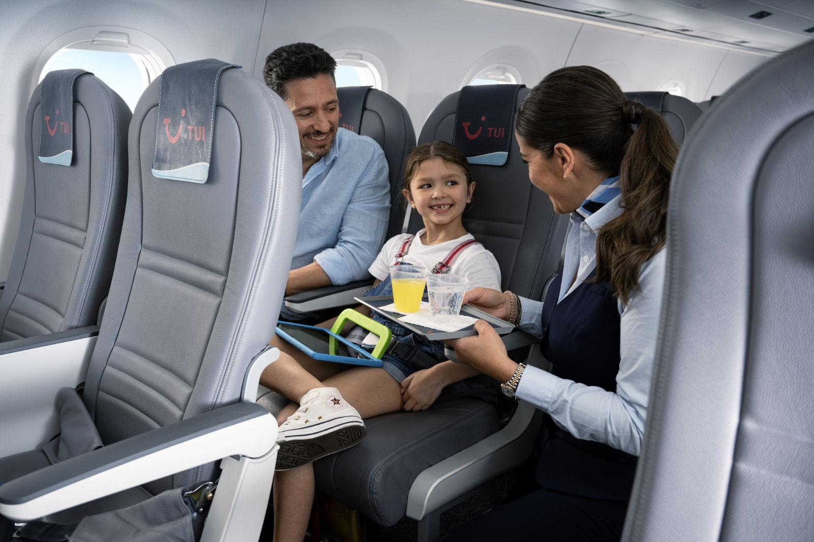 TUI_230513_Embreair_Familiy_5847_retouch.jpg (1)